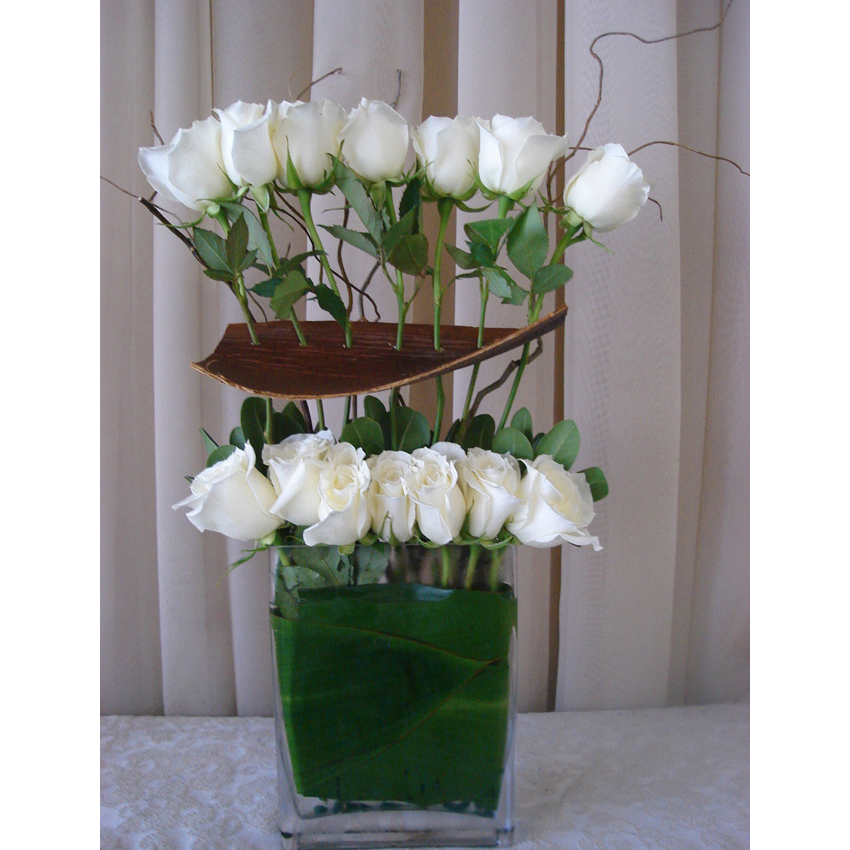 Send Tall Glass Rectangle w/ Roses, Ti & Palm
