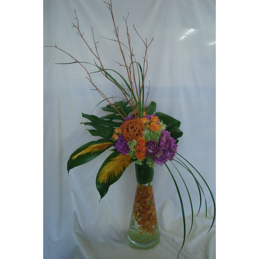 Glass vase w/ Roses, Dahlias & Makara Orchids
