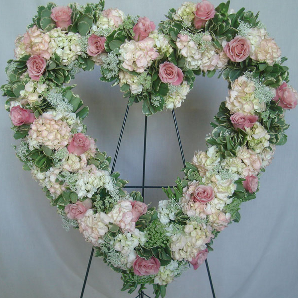 Roses, Seeded Eucalyptus & Hyndrangea