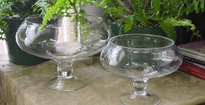 Stemmed Lily Bowl