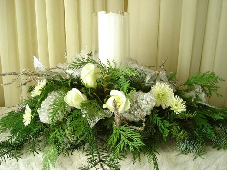 Roses, Mums & Holiday Greens