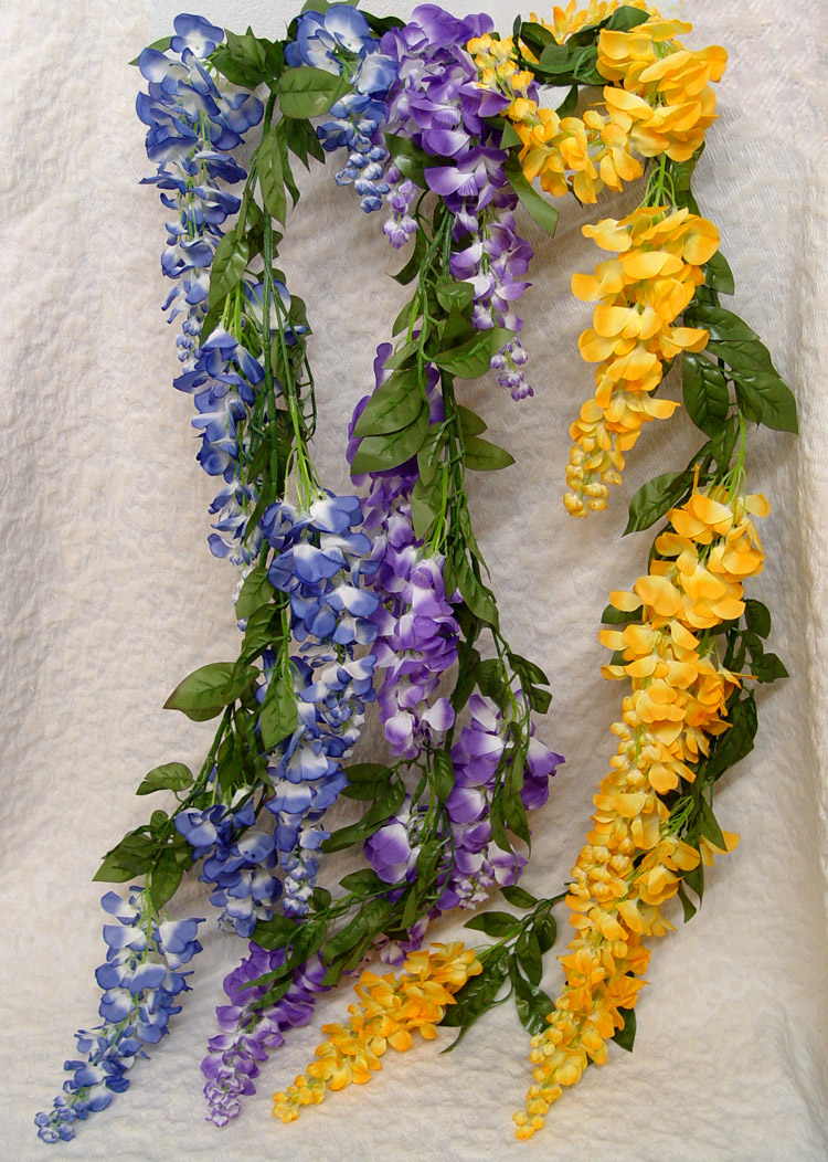 7 Fabric Flower Garland, Wired Plastic Garland