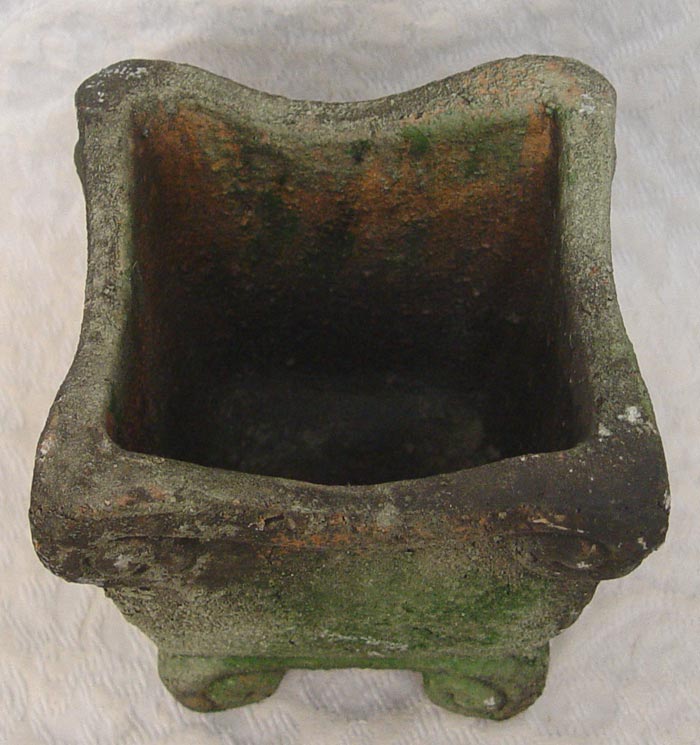 Distressed Clay Moss Colored Pot Top